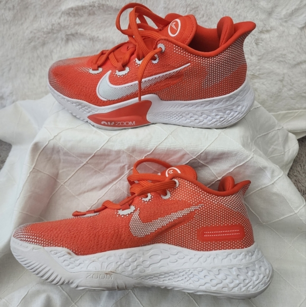 Nike Zoom Orange size 7.5